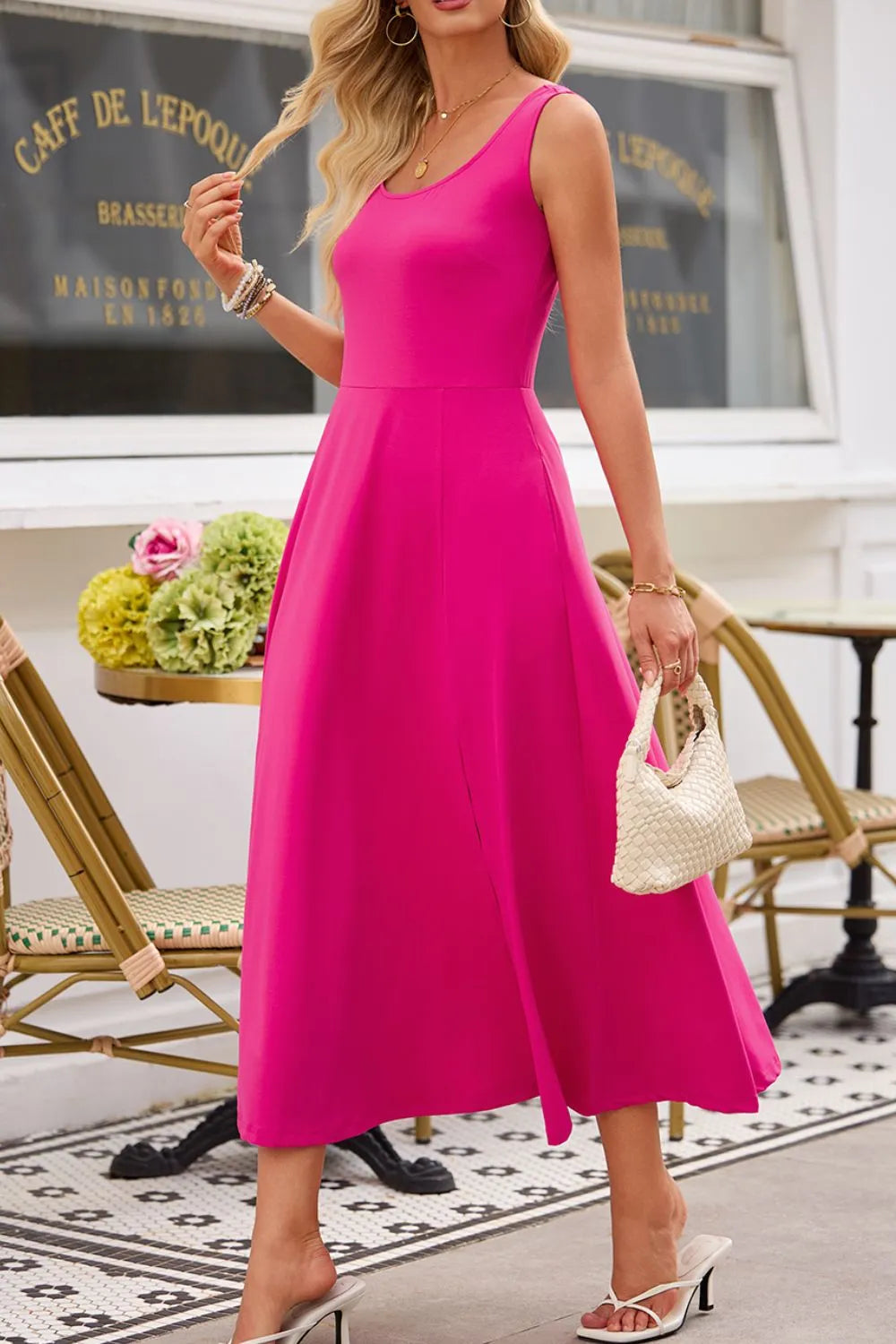 【中古美品】Hella BACK SLIT DRESS（Mサイズ） Side Slit Scoop Neck Wide Strap Dress – NMG Store